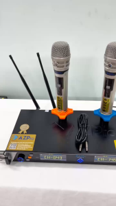 Mic không dây chính hãng Azpro có đầu thu4 râu bắt sóng rất xaMic sóng UHF hút âm nhẹtự ngắt