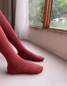 Tất Ống Qua Gối Chất Liệu Siêu Co Giãn Thoáng Mát Dễ Chịu Dễ Dàng Phối Đồ Dành Cho Tất Cả Các Chị Em