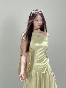YIKEXIAOYEMEI | Bộ Đồ Nữ Thời Trang Hàn Quốc Áo Thun Dây Ngang Ôm Body Không Tay Quần Váy Midi Cao Waist