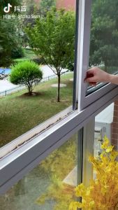 2 in 1 Multipurpose Mini Brush Household Window Gap Keyboard Cleaning Brush With Dust Pan Portable Mini Cleaning Brush for Window Groove Keyboard Corner Dust Remover