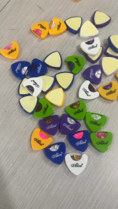 Hộp đựng pick hộp đựng pick dán thùng guitar