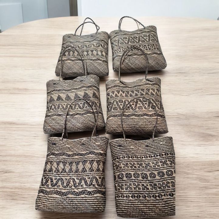 khas dayak kalimantan Tas Rotan  Tas map tas handmode  etnik dayak kalimantan   tas Rotan anyam map Tas  motif  dayak kalimantan Random
