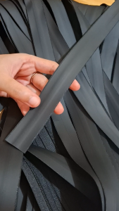 Daun Resleting Zipper Water Proof Anti Air No 3 PU Kualitas Premium per satu meter (belum termasuk kepala)