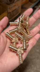 Nepel Sambungan Selang Y Cabang 3 Diameter 8 mm untuk Selang 1/4