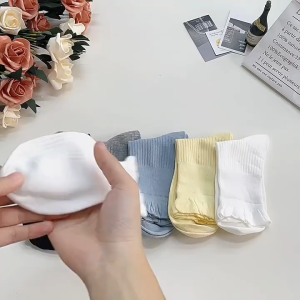 CEEKEY ถุงเท้าลูกไม้ ถุงเท้าขนาดกลางสำหรับสุภาพสตรี ฤดูร้อนผูกถุงเท้ากันลื่น ถุงเท้าผ้าฝ้ายสีทึบสำหรับฤดูใบไม้ผลิและฤดูใบไม้ร่วง ถุงเท้ายาวสแต็ค