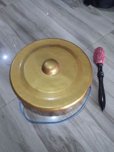 Gong Besi Diameter 35 Cm Gold Plus Pemukul
