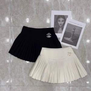 Chân Váy Tennis Xếp Ly Gắn Logo Dáng Ngắn Chữ A Váy Ngắn Nữ Lưng Siêu Cao Phong Cách Hàn Quốc Luviecloset