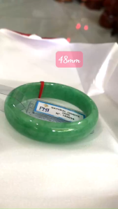 Vòng Tay Nữ Đá Ngọc Cẩm Thạch Tự Nhiên Bản Hẹ Sịn Đậu Lý Sao Ni 48mm Cao 12mm Dầy 6mm đã kiểm định kèm giấy chứng nhận Pnj No 185034 Màu Xanh ngọc lý tươi bóng đều đẹp nữ tay nhỏ 35kg - 48kg có 4480k ạ