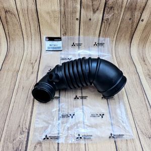 PIPA KARET SELANG HAWA UDARA MITSUBISHI L200 TRITON PAJERO SPORT TAHUN 2007-2015 MN171012