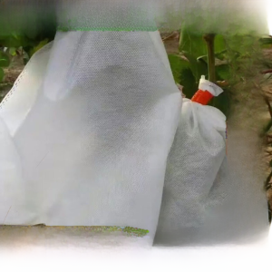 Non-Woven Fruit Bagging Solution for Grapes Water-Resistant Breathable Pest And Bird Protection Bag Horticulture Special Use