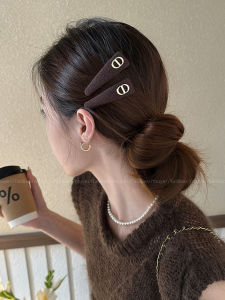 Elegant Gold Label Hair Clips for Women Stylish Versatile Side Bangs And Hair Accessory Pair Set High Elasticity Long Hair Suitable