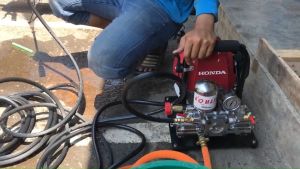 HONDA GX50 (แท้) (ไม่ต้องอัดจารบี) เครื่องพ่นอเนกประสงค์ เครื่องพ่นยา (ครบชุดพร้อมใช้งาน) แรงดันปั๊มสูงสุด 70 บาร์ KOMATE Powered by HONDA เครื่องพ่นยาแรงดันสูง เครื่องพ่นยาแรงสูง - Lazada