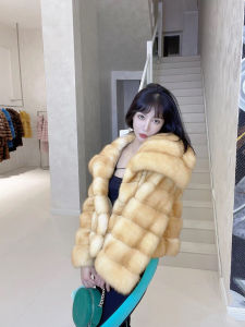 Elegant Young Womens Loose Fit Fur Coat Winter 2025 Luxury Tassel Collar Fox Fur Jacket Short Style Long Sleeve Three Button