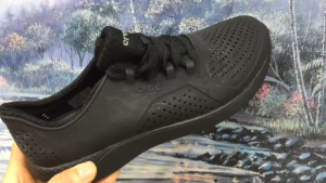 Giày nhựa dáng thể thao buộc dây Literide pacer cho cả nam và nữ màu Đen Full - ET22