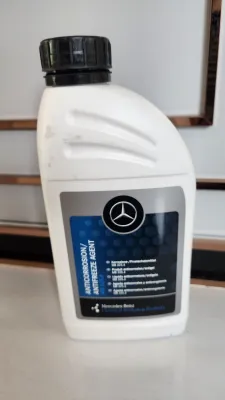 น้ำยาหม้อน้ำ​Benz​ น้ำยาหล่อเย็น (Coolant ชนิดเข้มข้น ขนาด 1 ลิตร น้ำสีชมพู (OE 000 989 28 2..