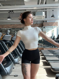 เสื้อยืดโยคะแขนสั้นคอตั้งสีเขียว ทรงสลิมฟิต ระบายอากาศได้ดี แห้งเร็ว ทนทาน สำหรับผู้หญิง ฤดูใบไม้ผลิ 2024