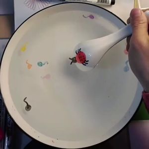 Baby Bee Magical Floating Pen Erasable Whiteboard Marker Water Magic Kids Children DIY Art Play Montessori Drawing Color Finger Paint Doddle Toys 漂浮笔