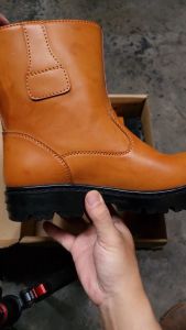 Sepatu Pria Boots Safety Kulit Dichinardi Steel Toe 6907