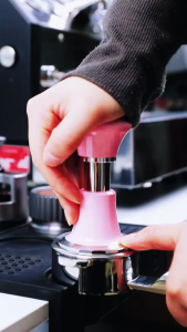 Tamper Tay Nén Cà Phê Lò Xo Trợ Lực Đế Ripple Lực Nén 30lb Góc Nén 90 Độ - Màu Cherry - zeroHero