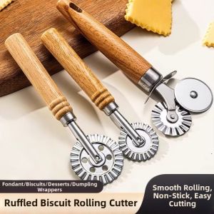 LUTUMEI | Fluted Rolling Cutter for Baking Stainless Steel