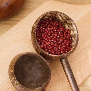 กะบวยตักน้ำ กะลามะพร้าวตักน้ำ กระบวยกะลามะพร้าวตักน้ำมีที่จับด้วย งานฝีมือ สไตล์โบราณล้านนา เครื่องห้องครัวทำกับข้าว