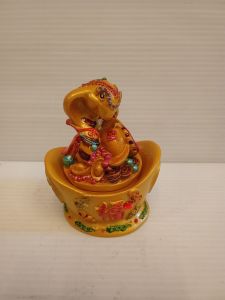 ตั้งมงคลปี2568มะเส็งงูบนก้อนทองสมบัติ เปิดฝาได้