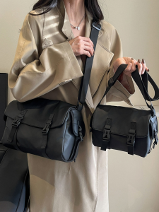 Casual Crossbody Bag Versatile Lightweight Womens Bag Retro Style Travel Friendly Single Shoulder Bag Dark Style Hong Kong Trend