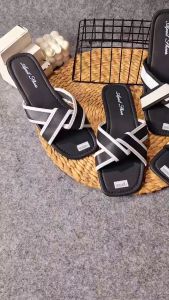 Desain Sandal Wanita Terbaru 2025: Kenyamanan & Fleksibilitas