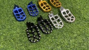 `พักเท้า Foot Pegs อลูมิเนียม CNC สำหรับ CRF 250 - 300 L/ M และ Rally และ CRF450rl`
