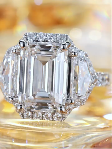 Queensun Platinum Lab Diamond Emerald Cut Halo Cluster Ring | Lab Diamond Halo Cluster Ring | Luxury Multi-Diamond Band | Engagement Proposal Ring | Sparkling Rectangle Diamond Ring18K 金