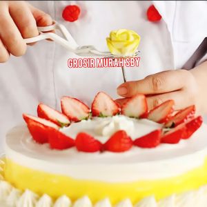 Gunting mawar / gunting pemindah krim / alat penghias kue