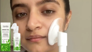 VIARELINE Green Tea Foaming Cleanser Gentle Ingredients  โฟมล้างหน้าชาเขียว ส่วนผสมนุ่มนวล ทำความสะอาดรูขุมขนอย่างล้ำลึก สดชื่น ไม่เหนียวเหนอะหนะ