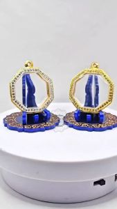 MAX#46 ตลับพระกรอบพระทองเหลืองชุบไมครอนทองฝังพลอยรอบพิมพ์หรียญกลม8เหลี่ยมใหญ่ 3.2 ซม หลวงปู่ศิลาหรือใกล้เคียง เป็นต้น <<ขนาดที่ใส่สวย 3.2x3.2 ซม>>