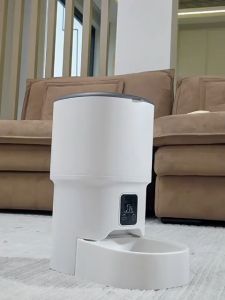 เครื่องให้อาหารอัตโนมัติ 4L WIFI ถาดใส่อาหารแมวและหมา ควบคุมได้จากAPP ตั้งเวลาได้ เครื่องให้อาหารแมว