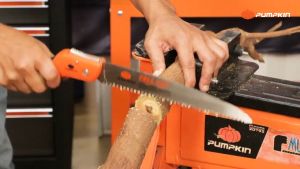 เลื่อยตัดกิ่งไม้ เลื่อยพลูซอ 10 มม เลื่อยพับ Pumpkin ลับฟัน 3 หน้า เหล็ก เกรด SK5