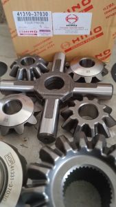 GIGI BOLU SET + SPIDER TOYOTA HT125 HT130 HINO DUTRO 41310-37030