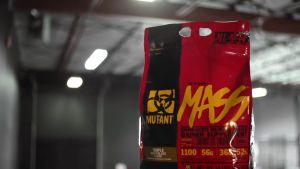 Mutant Mass (6.8kg/2.3kg) - Mass Gainer Weight Gainer Bulking Sizing 16 Servings