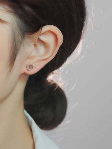 Pure Silver Heart Shaped Earrings for Women 18K Plated Jewelry Fashionable Valentines Day Gift Easy to Clean And Maintain