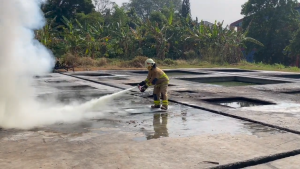 APAR 2KG ABC Powder Alat Pemadam Api Ringan TONATA Set Lengkap