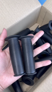 ปลอกแฮนด์จักรยานเด็ก  สกู๊ตเตอร์เด็ก ยืดหยุ่น ระบายความร้อนได้ดี อุปกรณ์จักรยานเด็ก  ยาว 9มิลลิเมตร (9.ซม.) เส้นผ่านศูนย์กลาง 22มิล