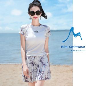 Sporty One-Piece Womens Swimsuit Conservative Belly Covering Thermal Large Size Training New 2026 Swimwear V-Neck Flat-Bottom