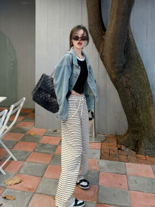 กางเกงขายาวทรงตรงเอวสูงผ้าถักลายทางสีดำขาวสำหรับผู้หญิงในช่วงฤดูร้อน กางเกงขายาวทรงหลวมเอวสูง ทรงหลวม ทรงยาวคลุมเข่า ทรงหลวม ทรงหลวม