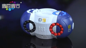 LOCAL SELLER 🇸🇬【Ready Stock】Rotating Magic Beans Puzzle Stress Relief Cube Magic Colourful Beans Fidget Toy IQ Games