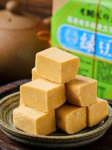 Discovering Southern Fujian's Handmade Green Bean Cake: A Cultural Heritage Snack