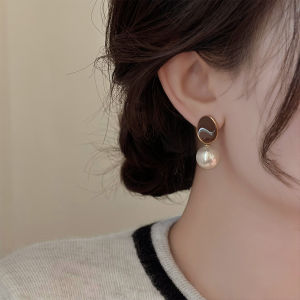 Pianist | Retro Pearl Stylish New Earrings
