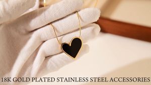 Ladamas Kalung Titanium Liontin Love Hati Hitam Besar Mewah Elegah Fashion Harian KT145