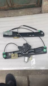 Cáp lên kính Land Rover Range Rover 2012. Hàng đặt sau 10 ngày có hàng.