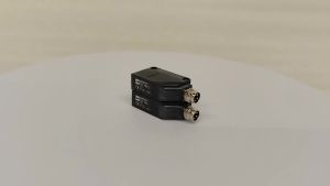 New and Original OMRON E3Z-T86 E3Z-FDP24 Photoelectric Sensor Switch (E3Z-T86-L and E3Z-T86-D) 12-24VDC