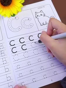 Sách Luyện Viết Chữ Cái Tiếng Anh Cho Trẻ Em Từ A-Z Với Các Hoạt Động Viết Và Vẽ Sách Minh Họa Để Học Viết
