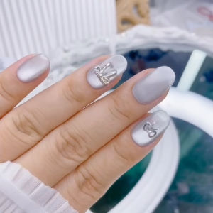 KL007 Nailbox thiết kế móng tay giả charm nơ đính đá lấp lánh màu xám bạc phong cách sang trọng dễ dán tháo nhanh
